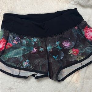 Lululemon size 2 Floral Black Women's Shorts
